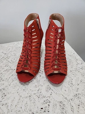 Zapato Botín Vince Camuto EVALAN CAGE Talla 7M Rojo Foto 1 de 4