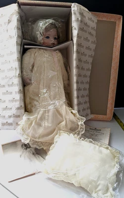 Muñeca de Colección Ashton Drake "Carolin" Colección "Desde el Corazón" Artista Firmada Nueva en Caja Foto 1 de 4