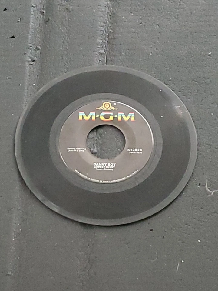 Conway Twitty 45RPM Danny Boy & Halfway To Heaven M.G.M - Image 1 of 2