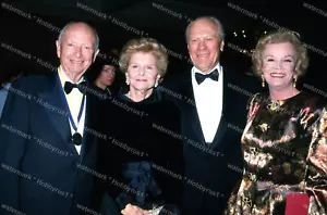 Präsident Gerald Ford Betty Ford First Lady 1992 Original Globus 35mm Foto Dia - Bild 1 von 1