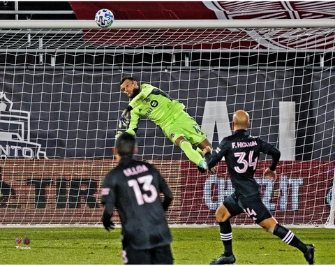 Quentin Westberg Toronto FC Unsigned Save in Win vs. Inter Miami CF Photograph Cover