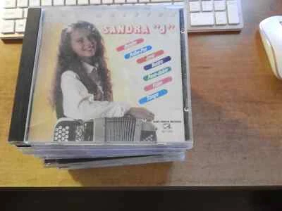 SANDRA J - LA PETITE FLEUR D'AUVERGHI (CD) Foto 1 de 2