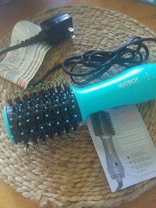 STYLING TOOL (PREOWNED) IZUTECH DRYER W/BRUSH, works great. - Picture 1 of 2