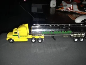 John Deere Ertl Dairy Semi Hoy & Sons Dairy - Picture 1 of 4