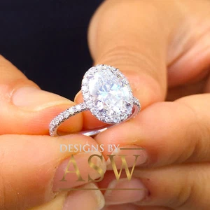 14K SOLID WHITE GOLD OVAL CUT SIMULATED DIAMOND ENGAGEMENT RING 2.50CTW - Picture 1 of 7