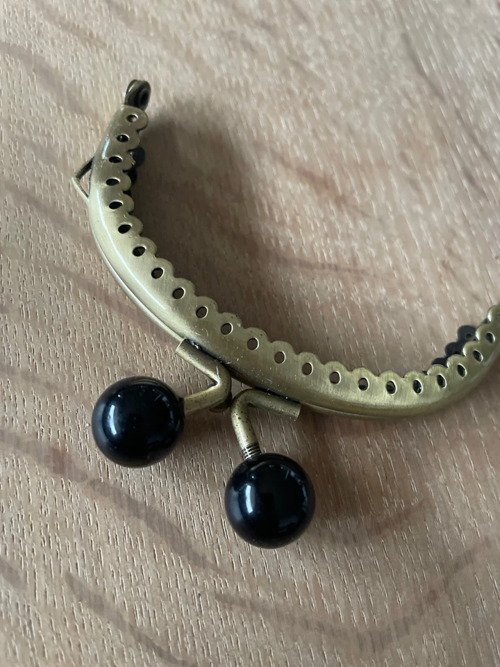 Taschenbügel mit Kugel-Verschluß: Farbe SCHWARZ - Bild 1 von 1