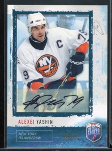 2006-07 Be A Player Signatures 10 Base Parallel #3 Alexei Yashin 08/10 - Picture 1 of 2