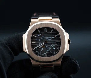 Patek Philippe 5712R-001 Nautilus Mondphase 18K Roségold Box/Papier 40mm - Bild 1 von 14