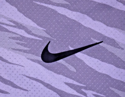 Camisa de golf XL para hombre usada en excelente estado camuflada NIKE GOLF colección Tiger Woods DRI-FIT ADV S/S Foto 1 de 4