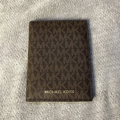 Porta pasaporte de viaje de cuero Michael Kors Foto 1 de 4