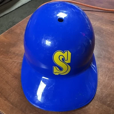 Casco de bateo ajustable tamaño completo vintage 1969 Seattle Mariners MLB Foto 1 de 4