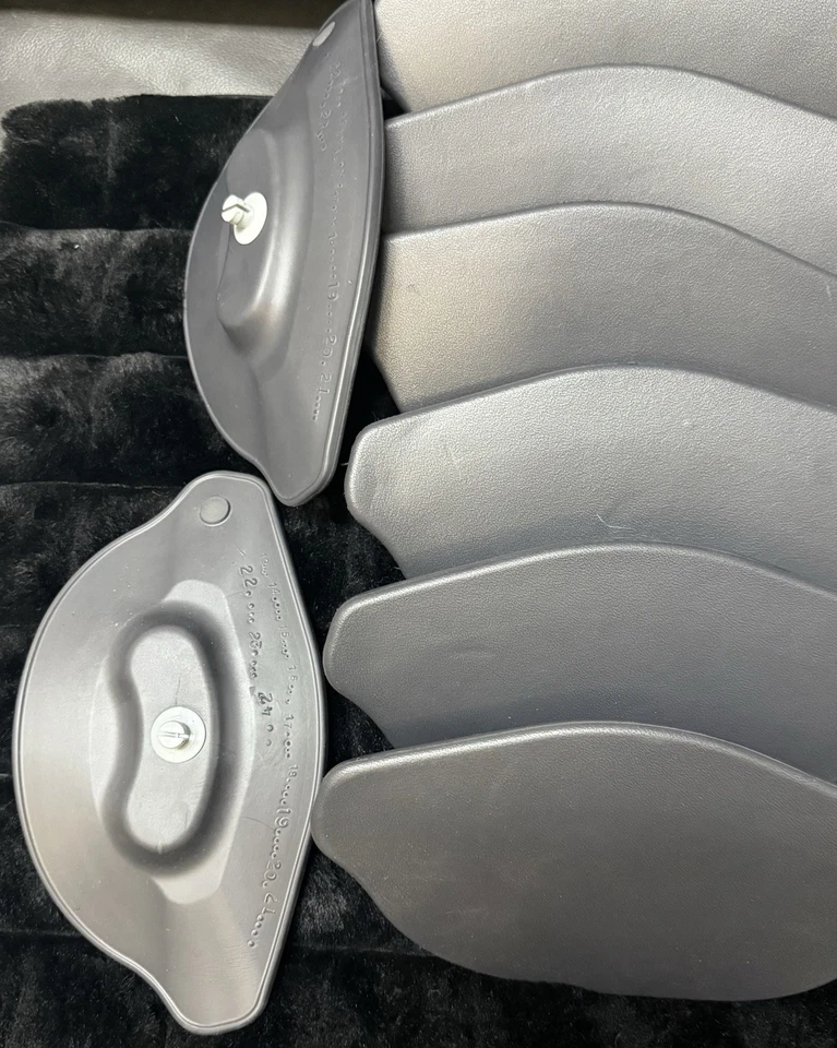 Almohada de salón Coleman/Maax 108727 9-1/2" x 5" gris carbón oscuro Foto 1 de 3