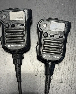 Motorola XE500 OEM NNTN8203A REMOTE SPEAKER MIC Black -Used/ Tested/ QTY one (1) - Image 1 of 4