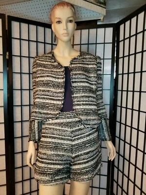 never a wallflower Nuevo Conjunto de Blazer y Pantalones Cortos Únicos Talla S Foto 1 de 4