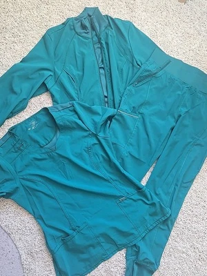 Cherokee Infiniti Women's Green Hunter Scrub set with jacket - Image 1 of 4