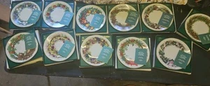 11 Lenox Colonial Christmas Wreath 10 3/4” Dinner State Plates. MG1 - Picture 1 of 23