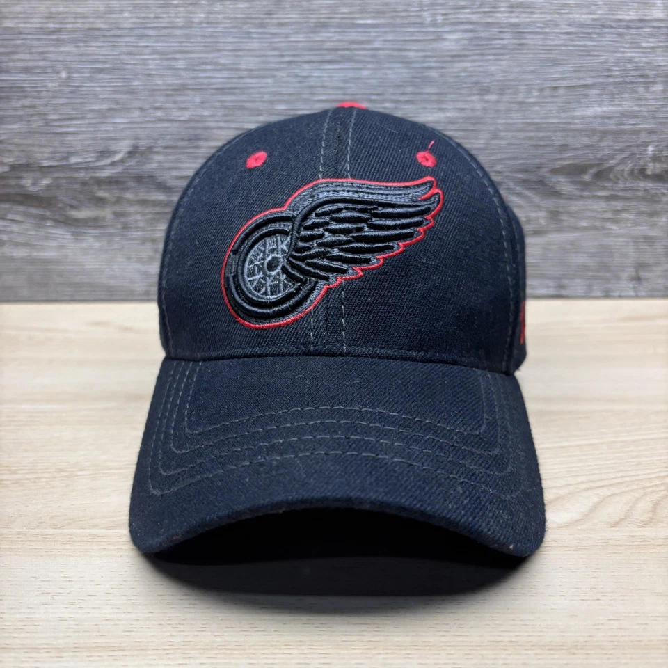 Boné masculino Detroit Red Wings pequeno preto vermelho hóquei ajuste elástico - Imagem 1 de 4