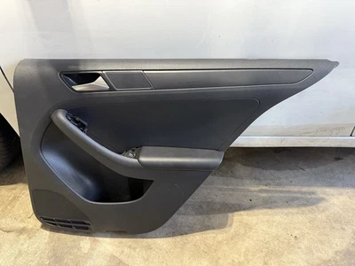 Panel de moldura de puerta derecha pasajero trasero VOLKSWAGEN JETTA 2012-2018 Foto 1 de 2