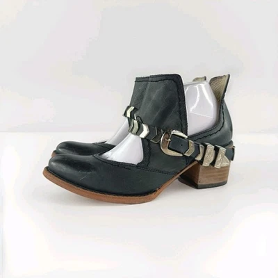 Botines Freebird by Steven Blade de cuero talla 7 azul marino recortados zapatos  Foto 1 de 4