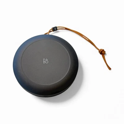 Bang & Olufsen Beosound A1 2da Generación Altavoz Portátil Inalámbrico con Cargador GRIS Foto 1 de 4