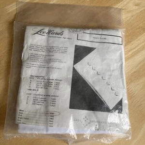 Coppia federe vintage Lee Wards per ricamo - tulipani vivaci - sigillate in fabbrica - Foto 1 di 5