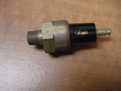 Interruptor de presión de aceite Smiths NOS Triumph TR10 Super 10 sedán 1957 encendido Foto 1 de 3