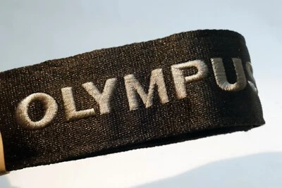 Olympus OM-1 Sistema Cuello Correa de Hombro 1.5" Ancho Gris-Negro Cámara Resistente - Fabricante de Equipo Original Foto 1 de 4