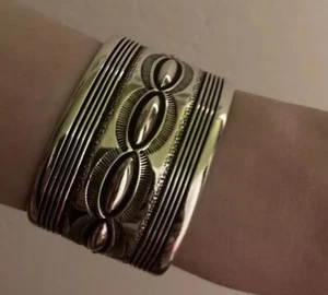 Navajo Sterlingsilber breites Armreif Armband signiert N NEZ - 101 Gramm - Bild 1 von 6