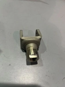 NEW GENUINE TRIUMPH DAYTONA T595 955i LEFT HAND FOOTPEG PIVOT BRACKET T2080229  - Picture 1 of 1