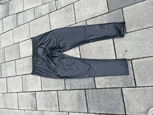 Schöne schwarze Kunstleder Leggins L von Janina Neu mit Etikett - Bild 1 von 3