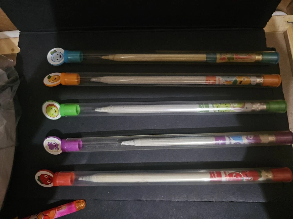 5 LÁPICES PERFUMADOS LÁPICES PERFUMADOS Kiwi Raíz Cerveza Fresa Naranja Piña RECOMPENSAS Foto 1 de 1