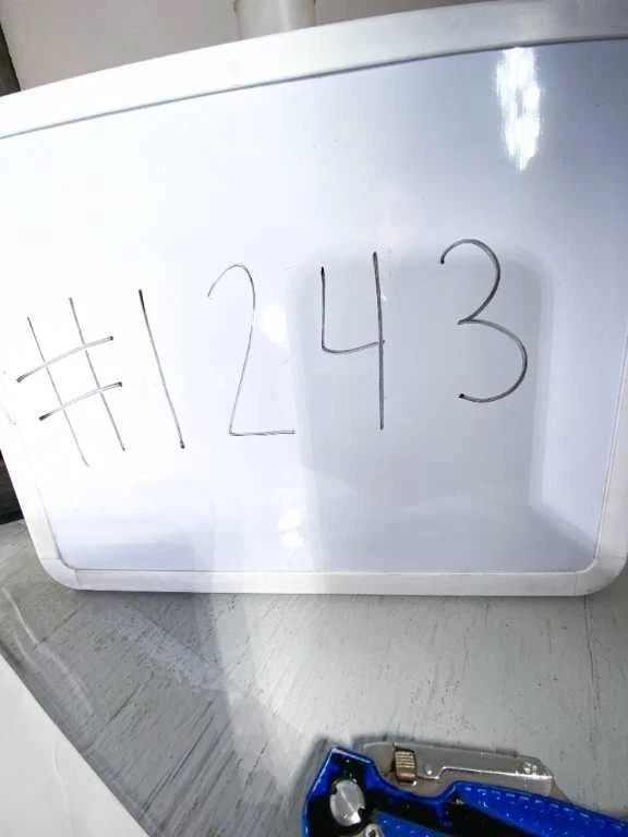 84-88 BMW E28 528e 535i 524td M5 Tira de sellado del capó delantero 51231889011 NUEVO Foto 1 de 4