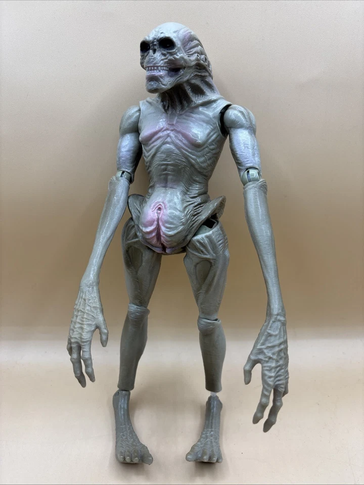 ALIEN RESURRECTION NEWBORN 限量版医疗塔卡拉 1997 — 第 1/4 张图片