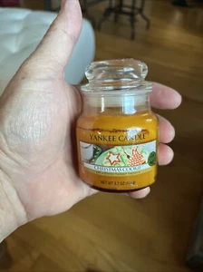 Yankee Candle Festive Christmas Cookie 3.7 oz - Picture 1 of 4