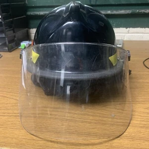 FEUERWEHRHELM MIT SCHILD BULLARD MODELL LT SERIE GRÖSSE 6-1/2"-8" b2 - Bild 1 von 12