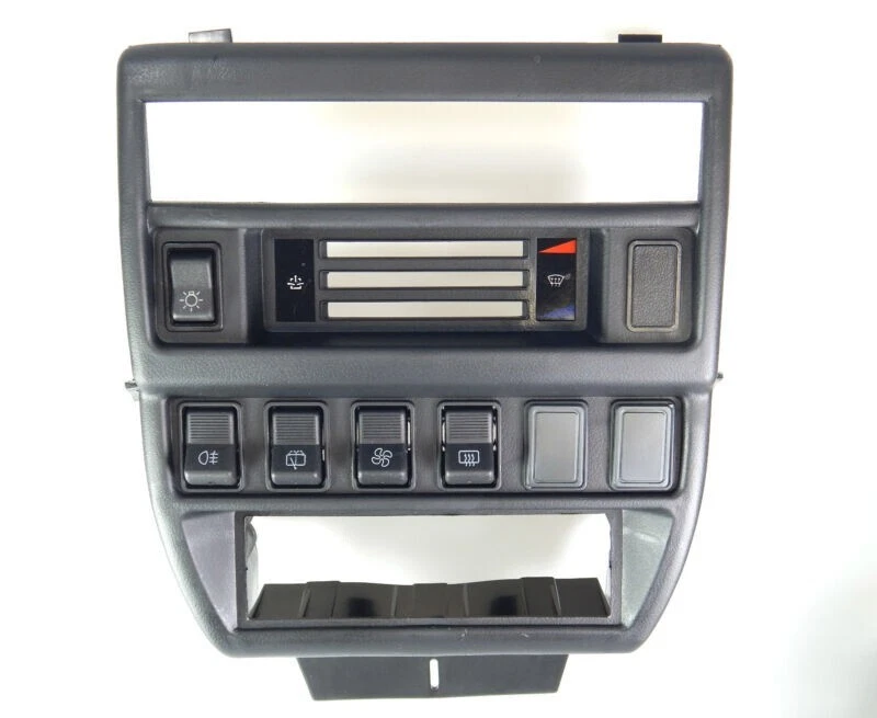 Consola central con botones LADA NIVA 4x4 2121 Foto 1 de 1