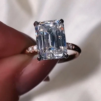 3.74 克拉翡翠切割莫桑石单颗订婚戒指 14K 玫瑰金 — 第 1/4 张图片