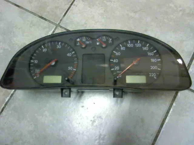 Instrumententafel - Passat 3B Diesel - 3B1919880C VW Passat 3B (mod. 97) 3B19198 - Bild 1 von 1