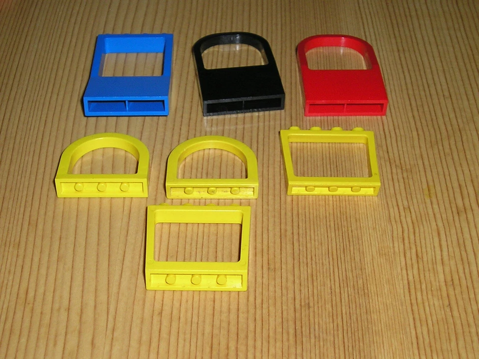 Lego 7 Fenster Windschutzscheiben Fensterrahmen  Konvolut  ( V 7 ) - Bild 1 von 1