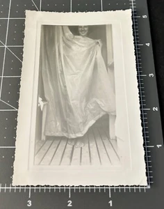 1940s Woman in Shower Nude Funny Hided Behind Curtain Antique Snapshot PHOTO - Picture 1 of 2