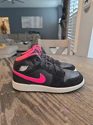 Air Jordan 1 Retro MID (hiperrosa) Juvenil Talla 6.5 Mujer 8 Foto 1 de 4