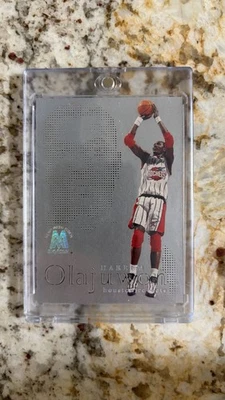 Skybox 1998 fusión de metal fundido #10F Hakeem Olajuwon patio Houston Rockets Foto 1 de 2