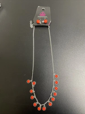 Juego de collar y pendientes paparazzi rojo y plateado Foto 1 de 4