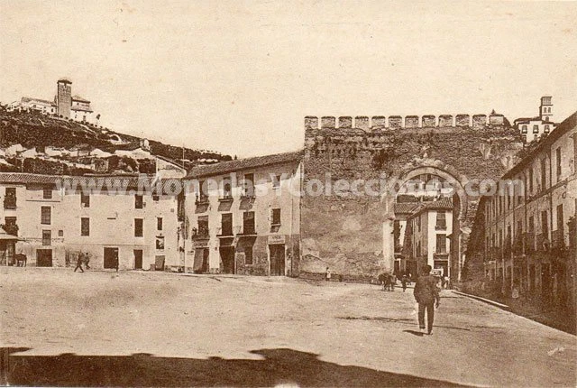 Postal de Granada: Puerta del Arco Elvira. Granada - Imagen 1 de 1