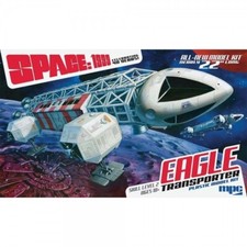 MPC Mpc825 592825 Space 1999 Eagle Transporter