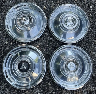 Dodge Dart 1967-1968 13" tapacubos cubierta de rueda OEM Mopar buen usado juego de 4 de colección Foto 1 de 4