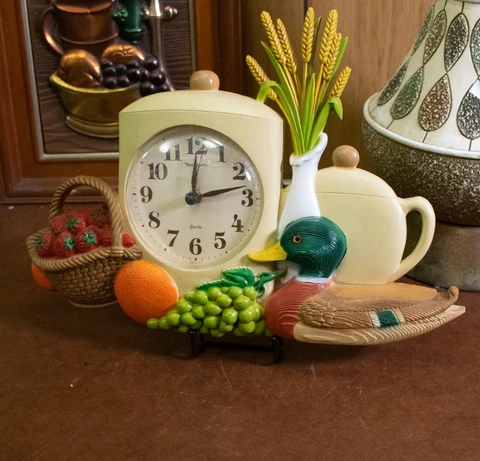 Vintage Burwood Wall Clock New Haven Plastic Quartz 1984 #2701 Cover