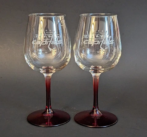 Set 2 WASHINGTON CAPITALS HOCKEY Etched Logo Ruby Red Stem Wine Glasses MINT Cover
