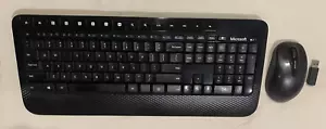 Microsoft 1477 X823055-0001 Black Wireless 2000 QWERTY Keyboard, USB & Mouse - Picture 1 of 7