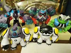 Lot Of / Ben 10 Action Figures - Picture 1 of 6